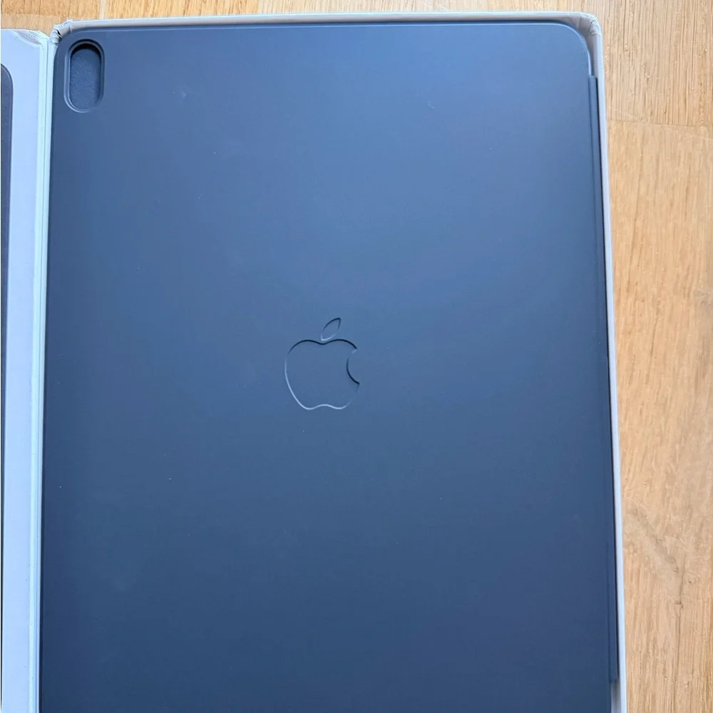 Apple iPad Air 13 inches Smart Folio Case - Charcoal Open Box